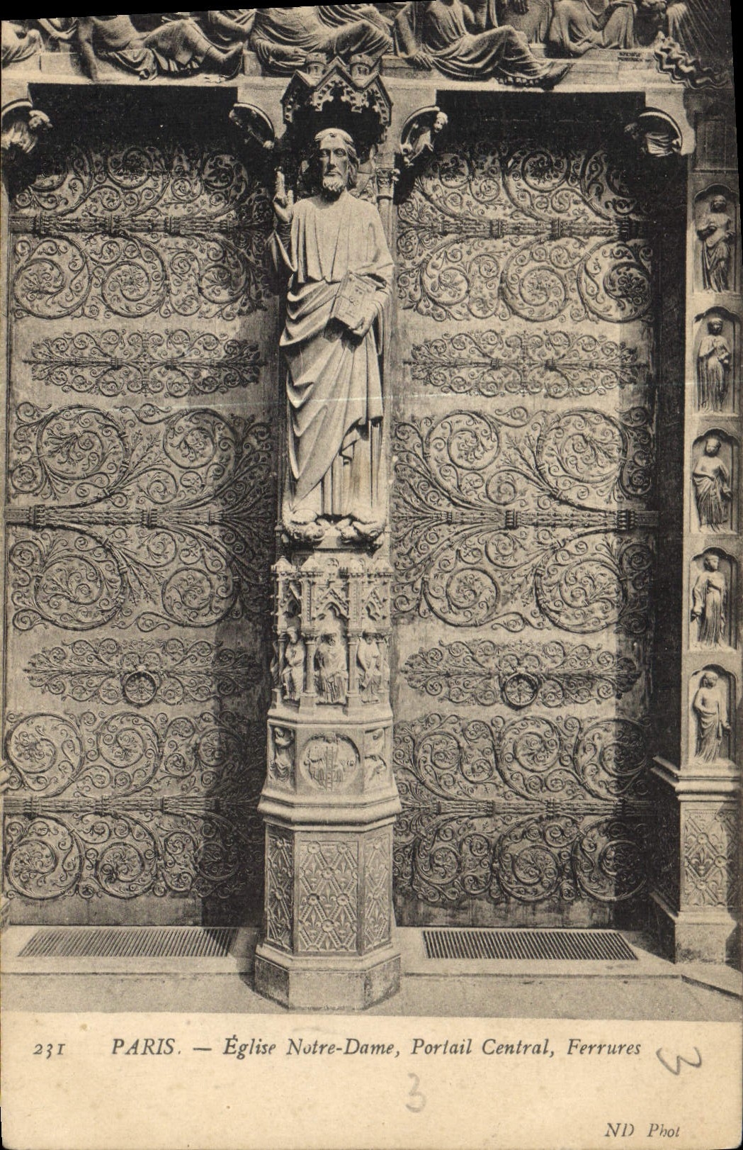 CPA Paris Eglise Notre Dame Portail Central Ferrures 