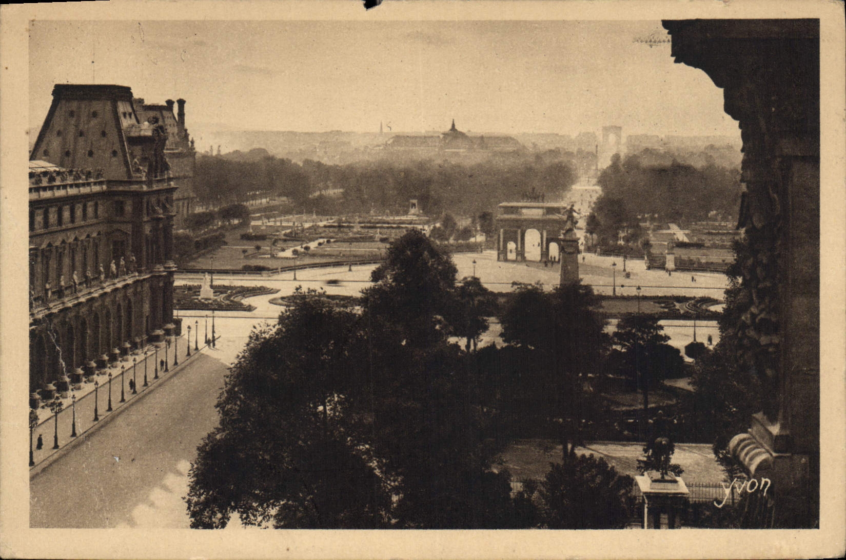Paris... en Flanant — Perspective sur les Tuileries, l'Avenue des Champs-Élysées et l'Étoile — Édition d'Art YVON, Neuilly-Paris, Série 6 N° 103