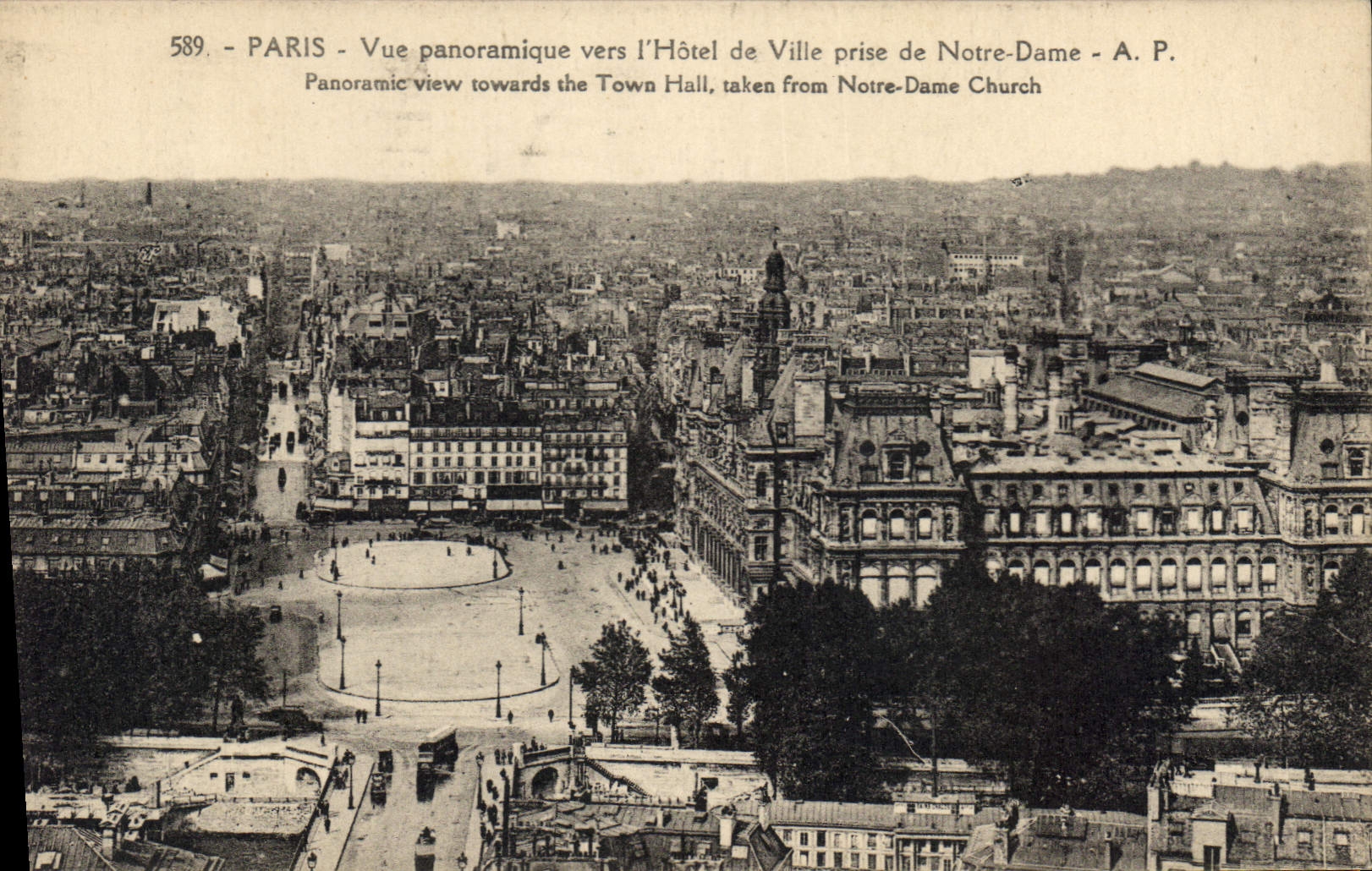PARIS - Vue panoramique vers l'Hôtel de Ville prise de Notre-Dame - A. P. - n°589