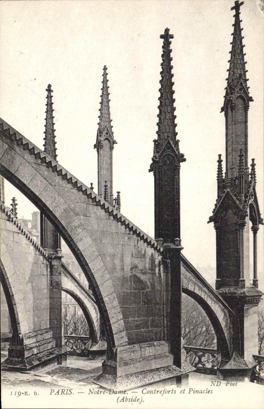 CPA Paris Notre Dame Contreforts et Pinacles Abside 