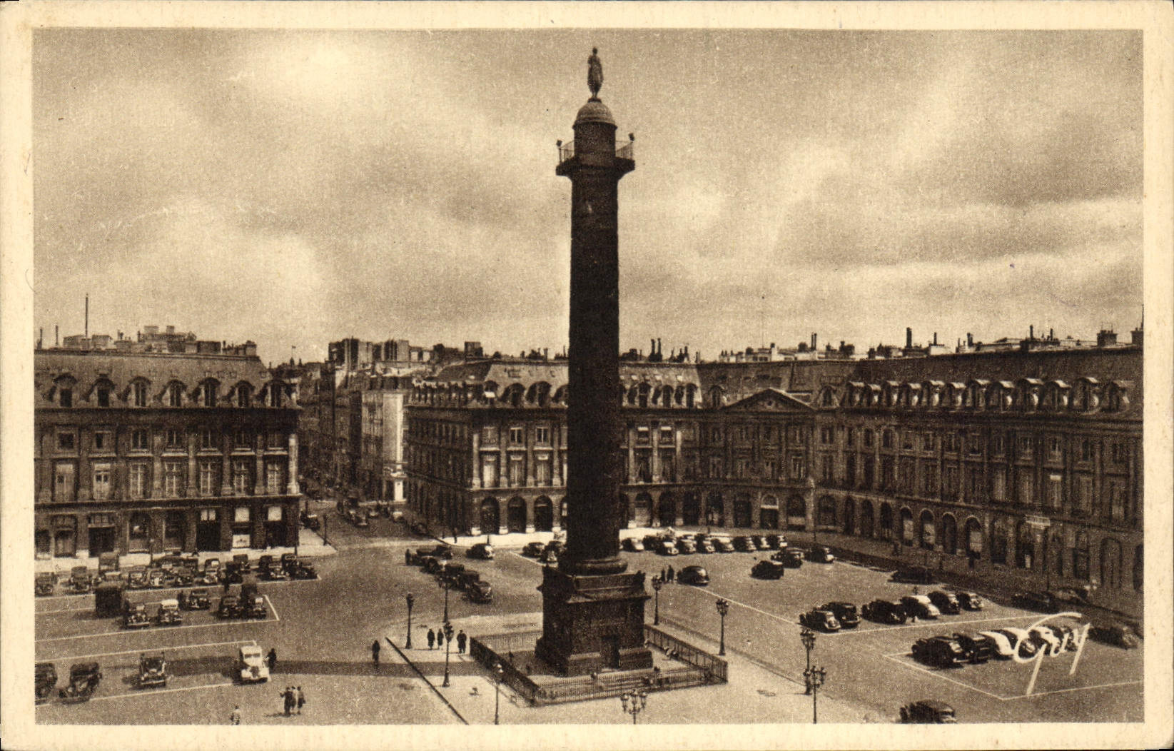 CPA Paris et ses Merveilles Place Vendome 1685 1720 et Colonne de la Grande Armee 1810 