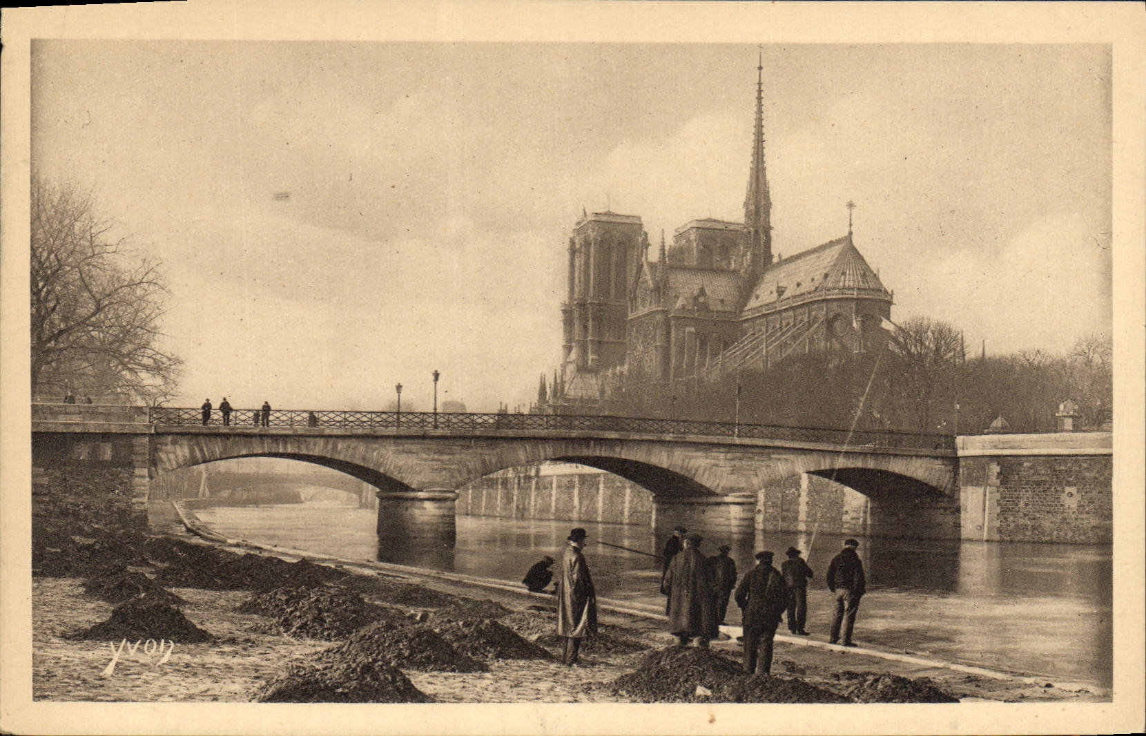 Notre-Dame de Paris — le Pont de l'Archevêché — Édition d'Art YVON