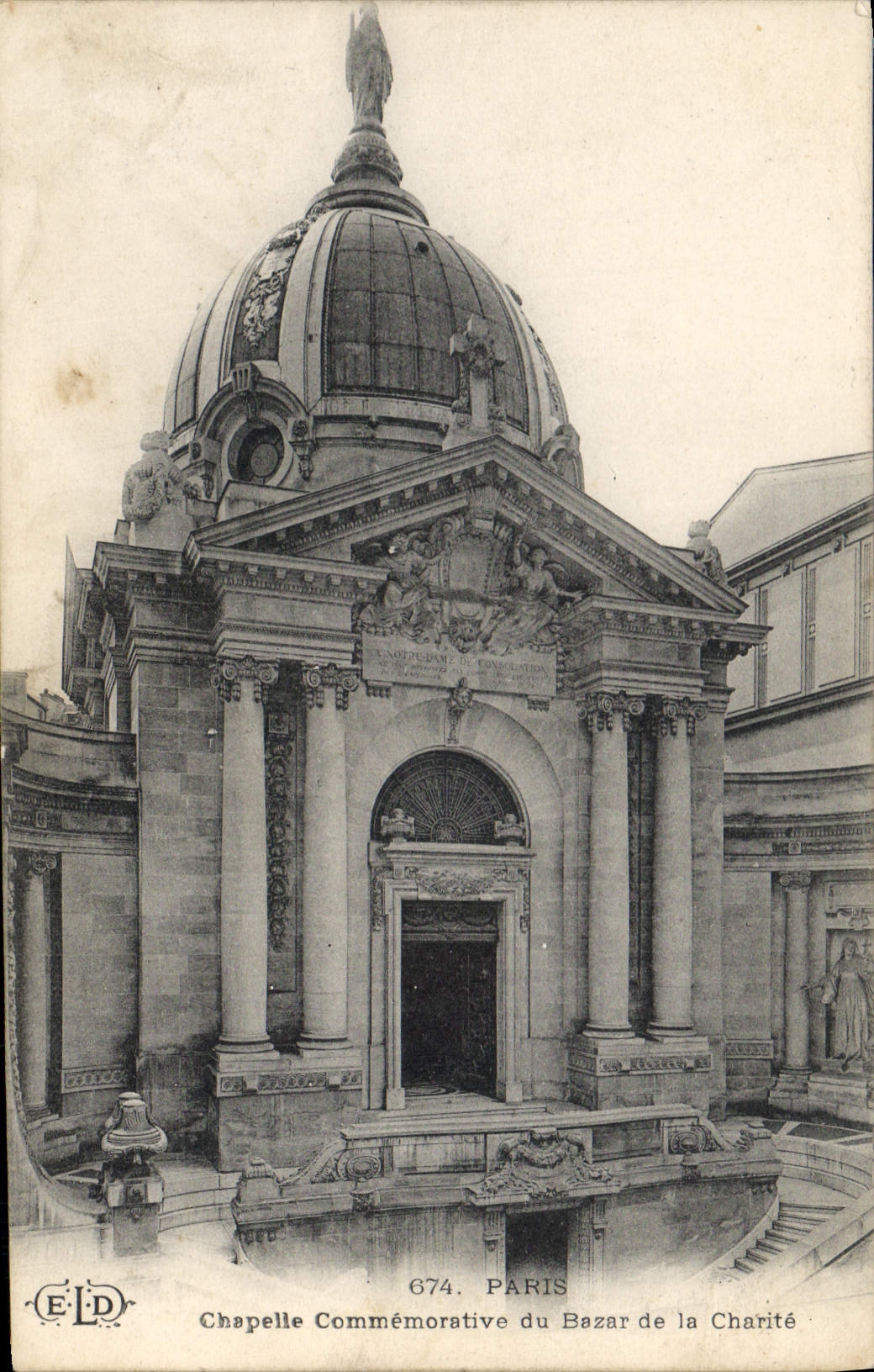 CPA Paris Chapelle Commemorative du Bazar de la Charite 