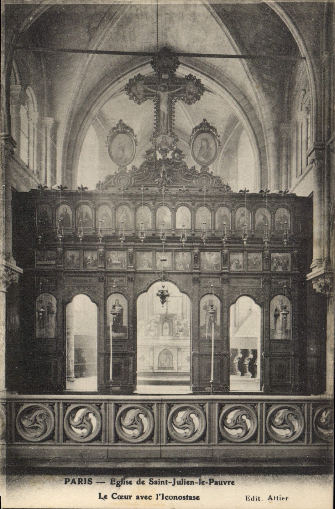 CPA Paris Eglise Saint Julien le Pauvre Le Coeur avec l'Iconostase 