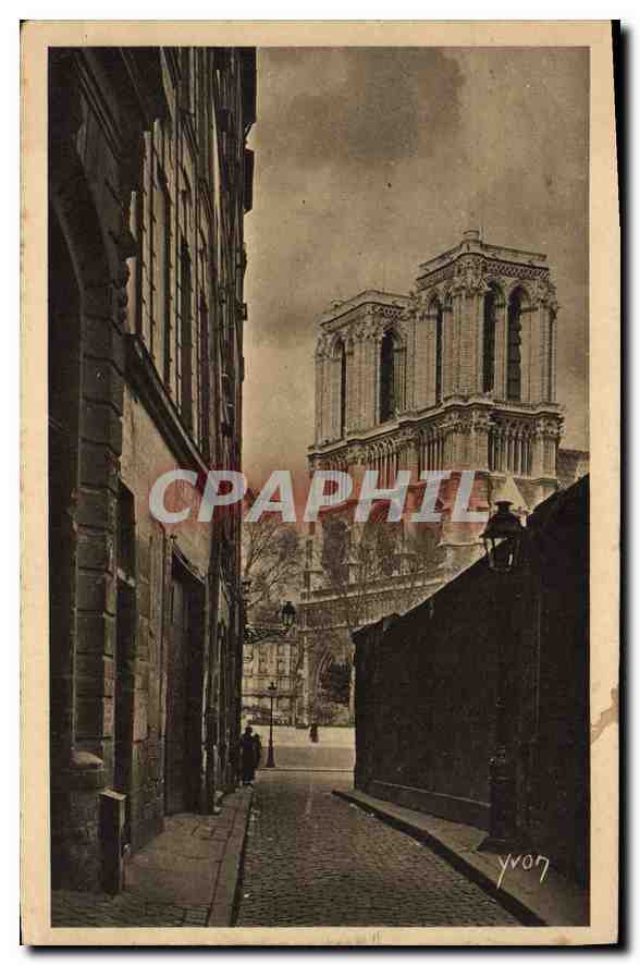 CPA Paris Notre Dame vue de la Rue Saint Julien le Pauvre 