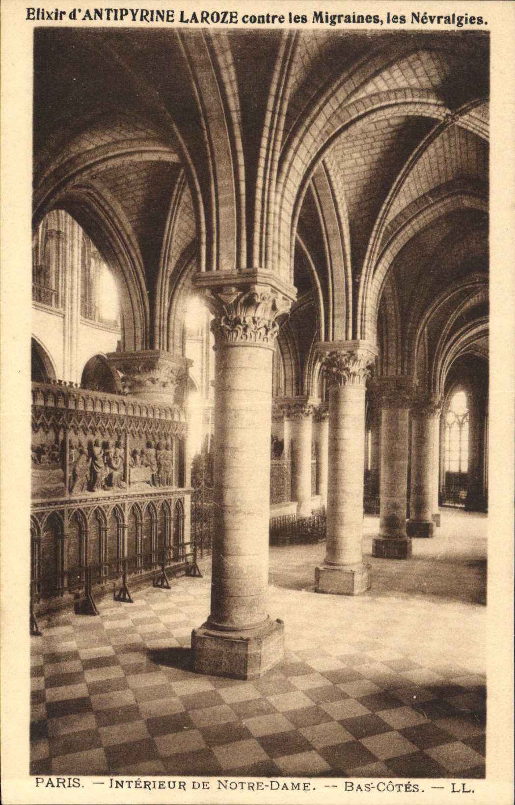 CPA Paris Interieur de Notre Dame Bas Cotes 