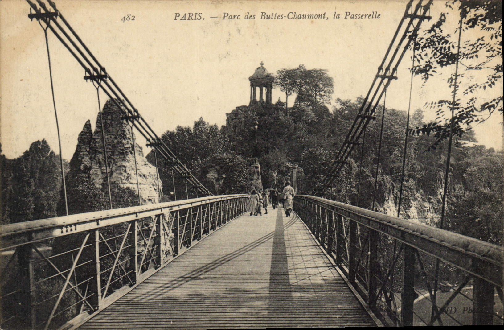 CPA Paris Parc des Buttes Chaumont la Passerelle 