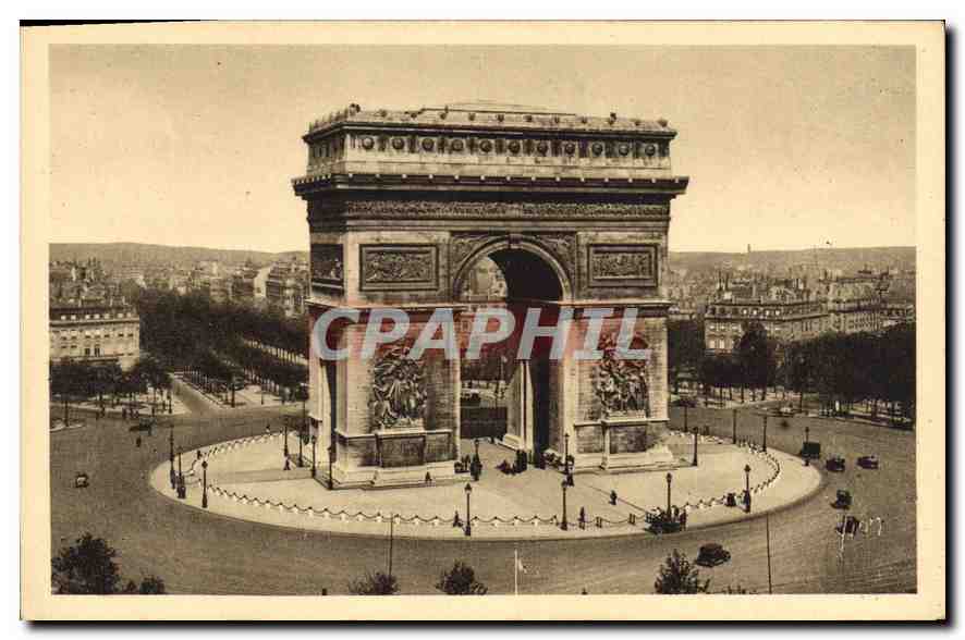 CPA Paris L'Arc de Triomphe et la Place de l'Etoile 