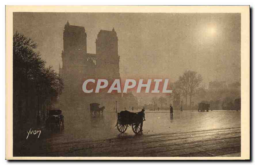 CPA Paris Le Parvis de Notre Dame 