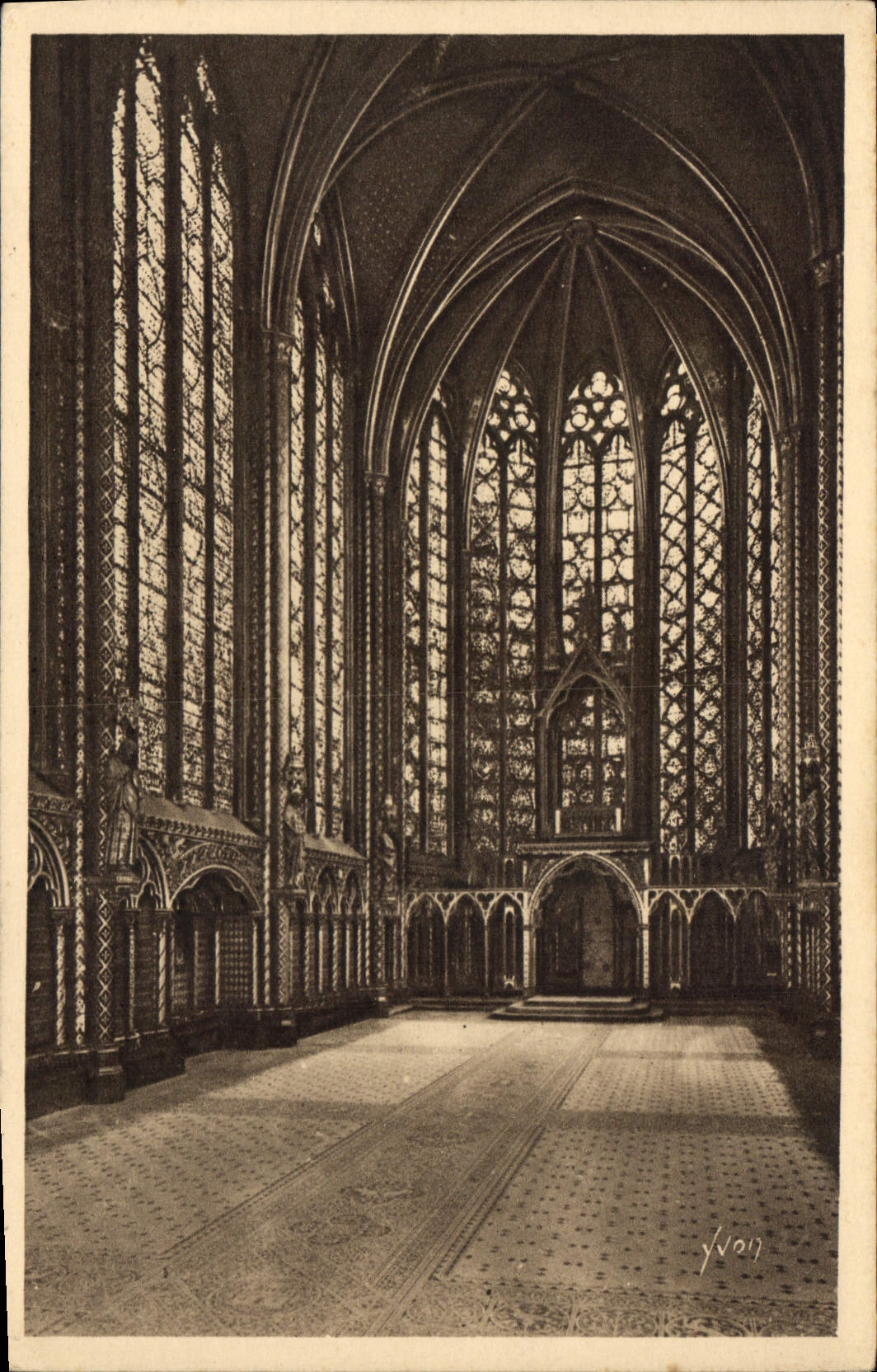 CPA Paris Interieur de la Sainte Chapelle 
