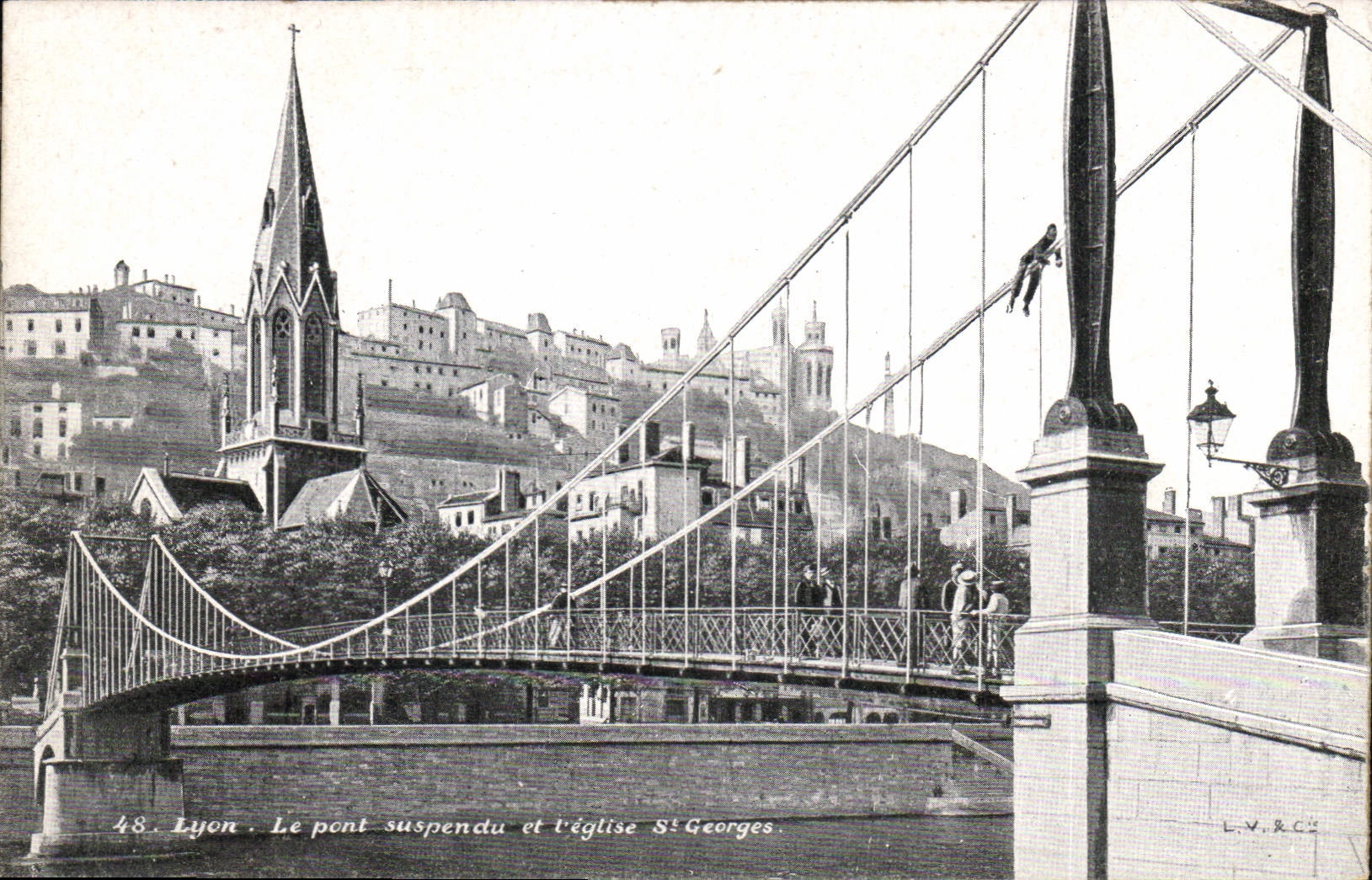 Lyon — Le pont suspendu et l'église Saint-Georges — L.V.&C°
