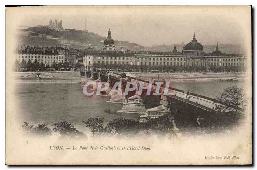 CPA Lyon Le Pont de la Guillotiere et l'Hotel Dieu 