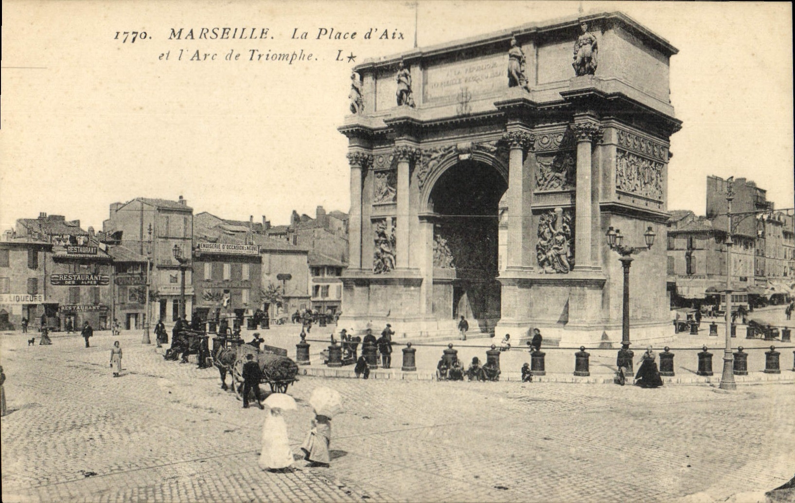 Marseille. La Place d'Aix et l'Arc de Triomphe — L.★