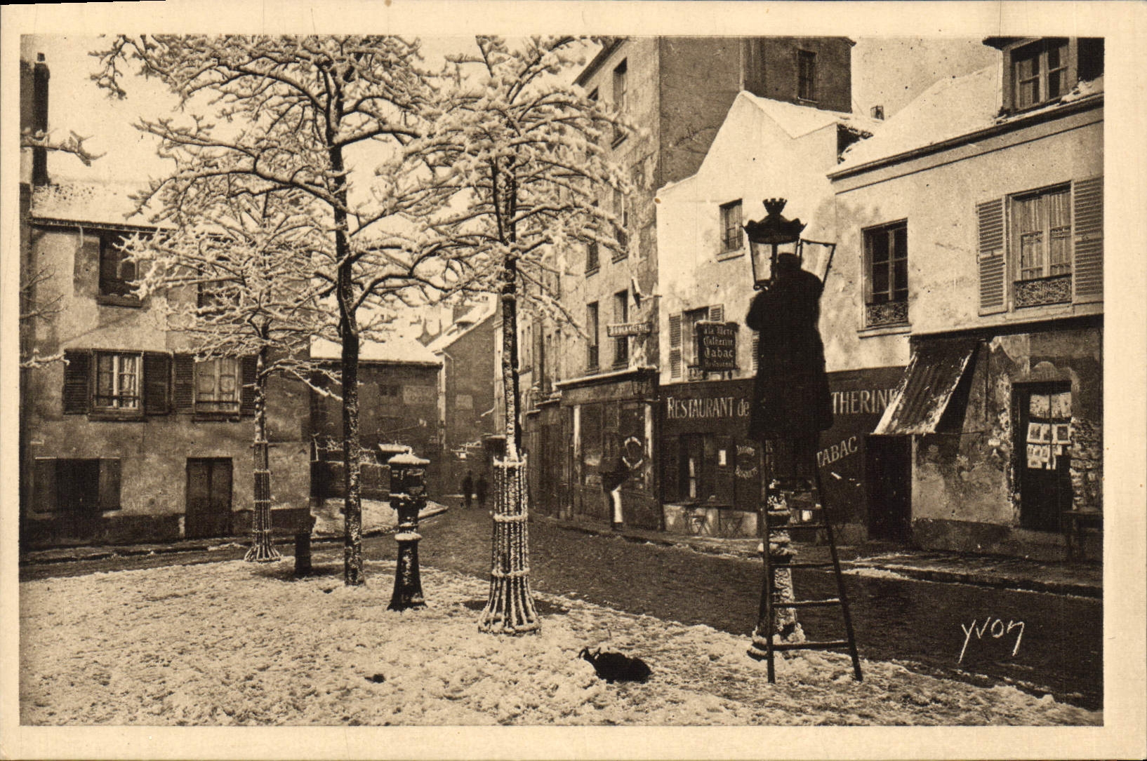 CPA Paris Montmartre sous la Neige 