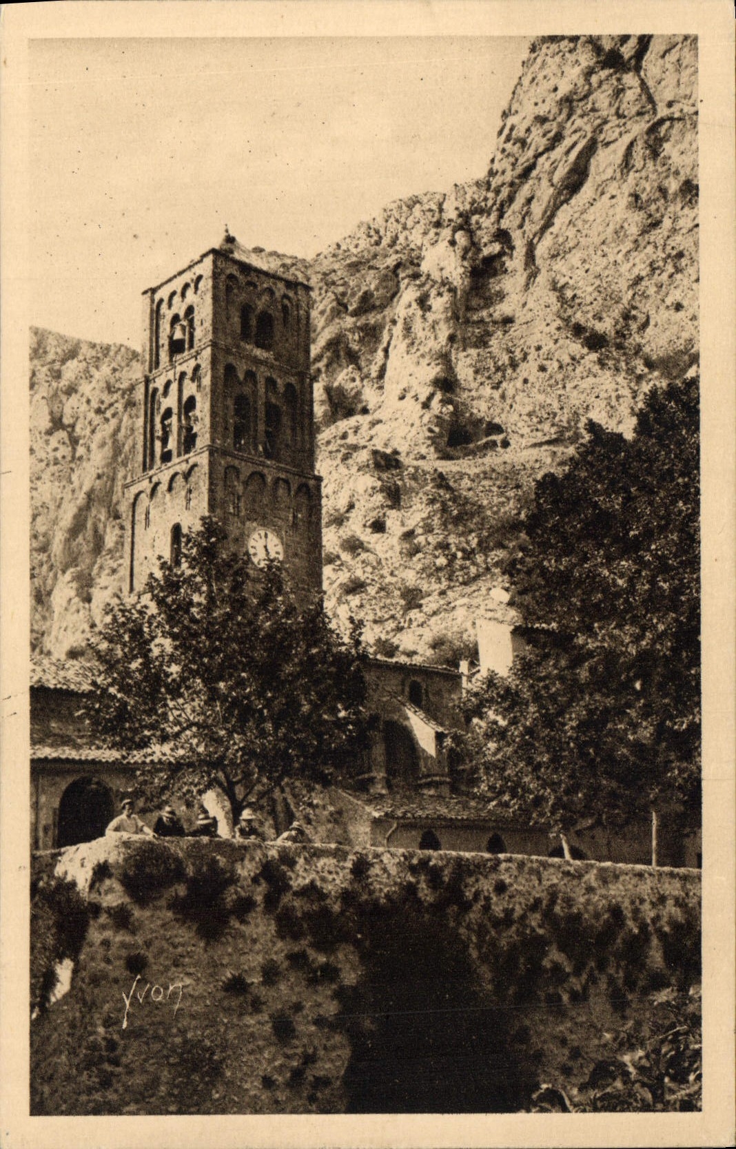 CPA Paysages et Pierres de Provence Le Vieux Clicher de Moutiers Sainte Marie 