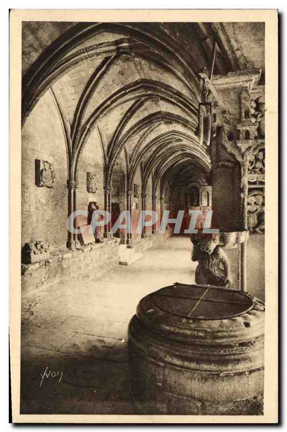 CPA Arles Bouches du Rhone Galerie du Cloitre de St Trophime 