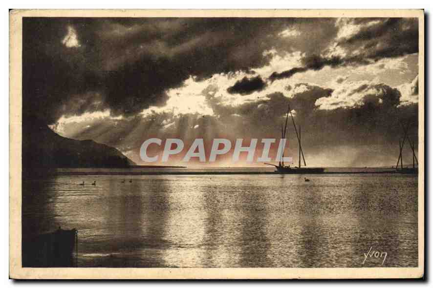 Coucher de soleil sur le Lac Léman — Évian-les-Bains (Haute-Savoie) — Les Éditions d'Art