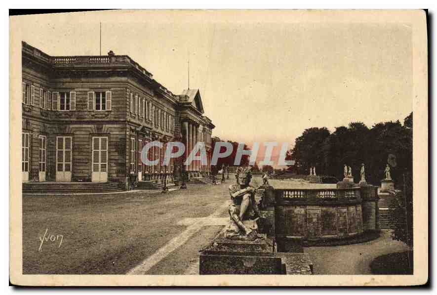 CPA La Douce France Chateau de Compiegne La Grande Terrasse 