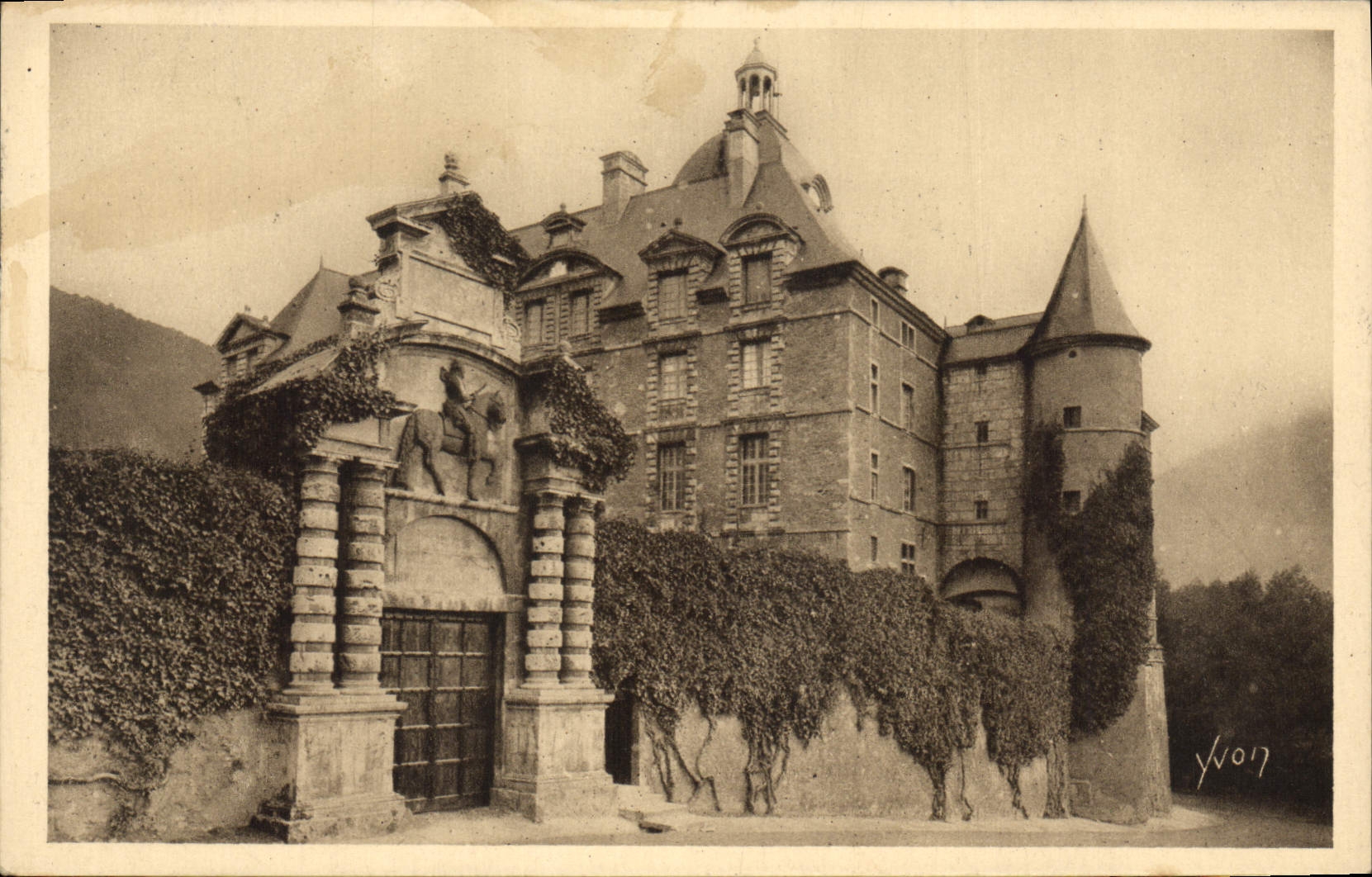 Château de Vizille — Vue de l'entrée — Édition d'Art Yvon, n° 7