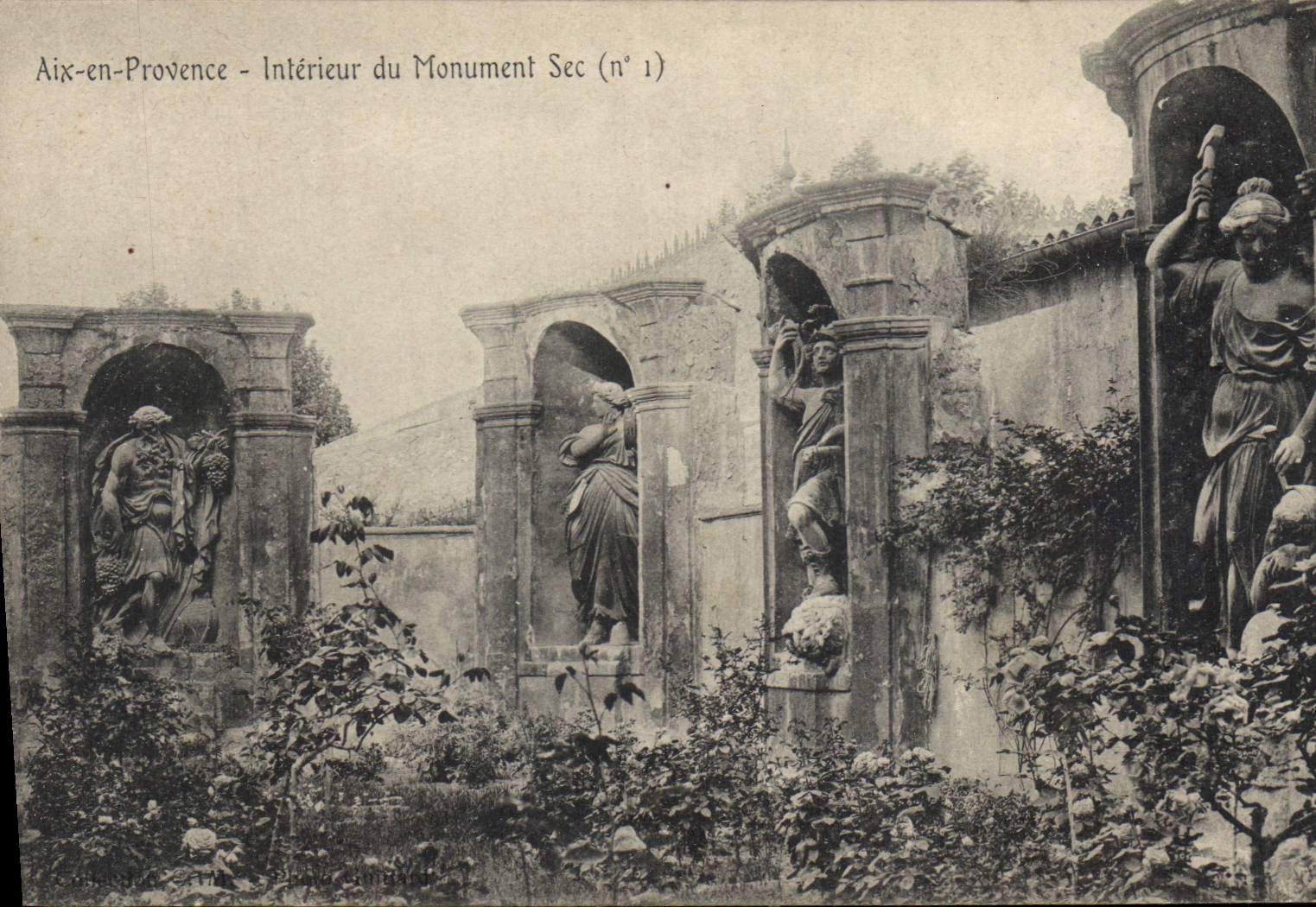Aix-en-Provence — Interior of the Monument Sec (n° 1) — Photo G. H. P. (or G. H. P. G. H.)