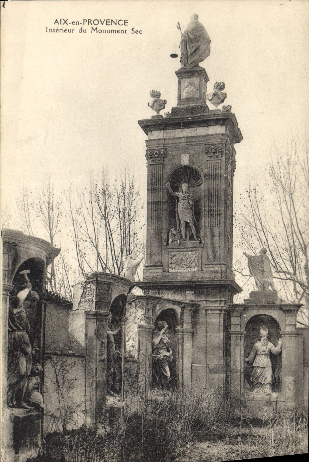 Aix-en-Provence — Intérieur du Monument Sec — Carte postale CPA