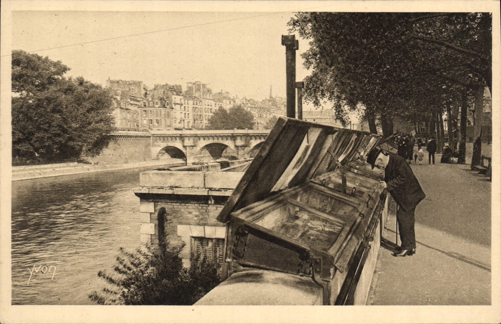 CPA Paris Les Bouquinistes du Quai Conti 