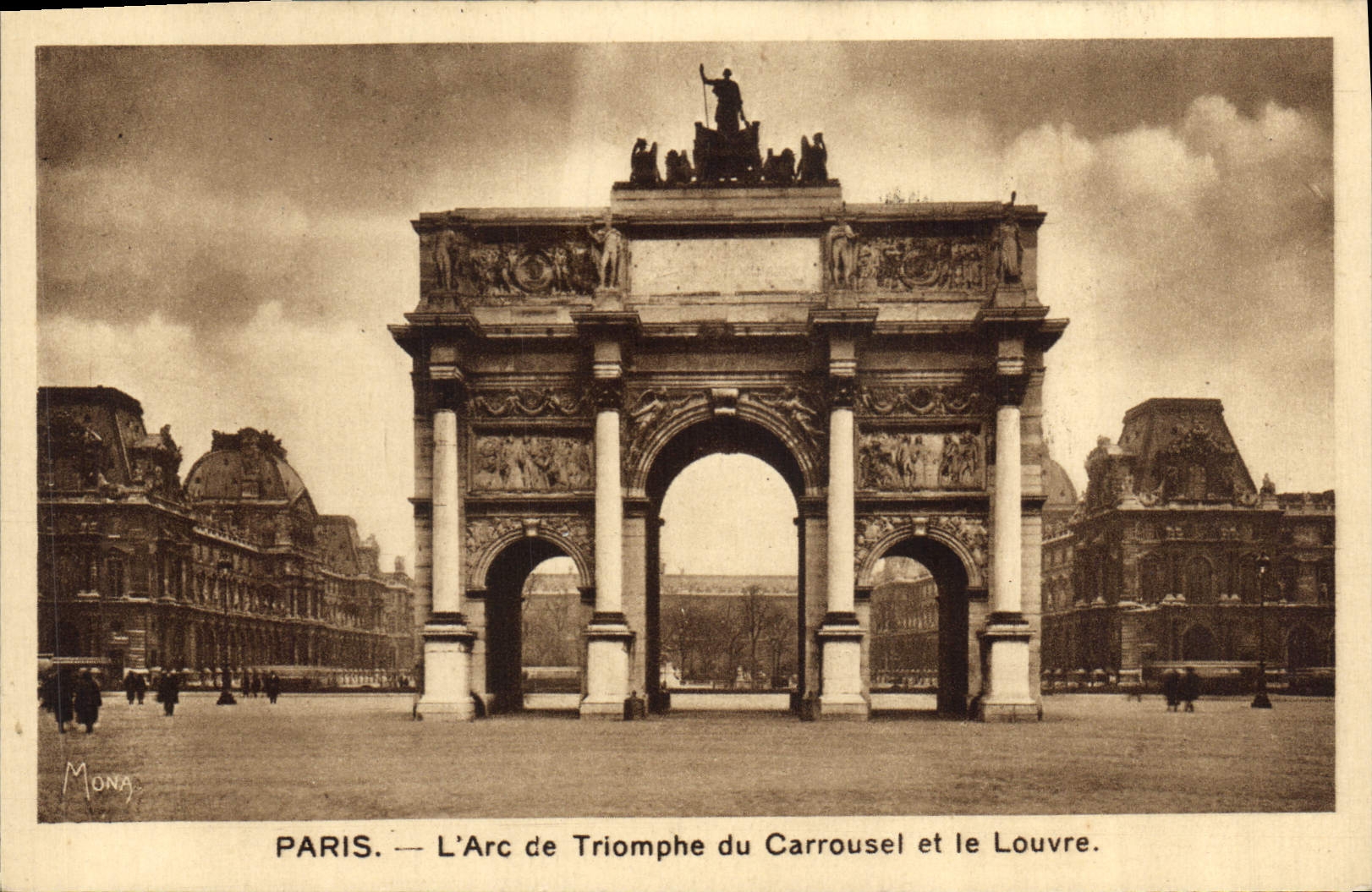 Paris — Der Arc de Triomphe du Carrousel und das Louvre — Mona