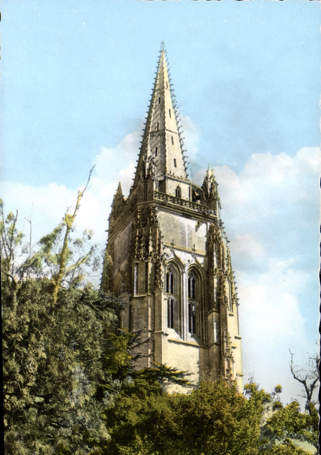 CPA Marennes Le Clocher de l'Eglise 