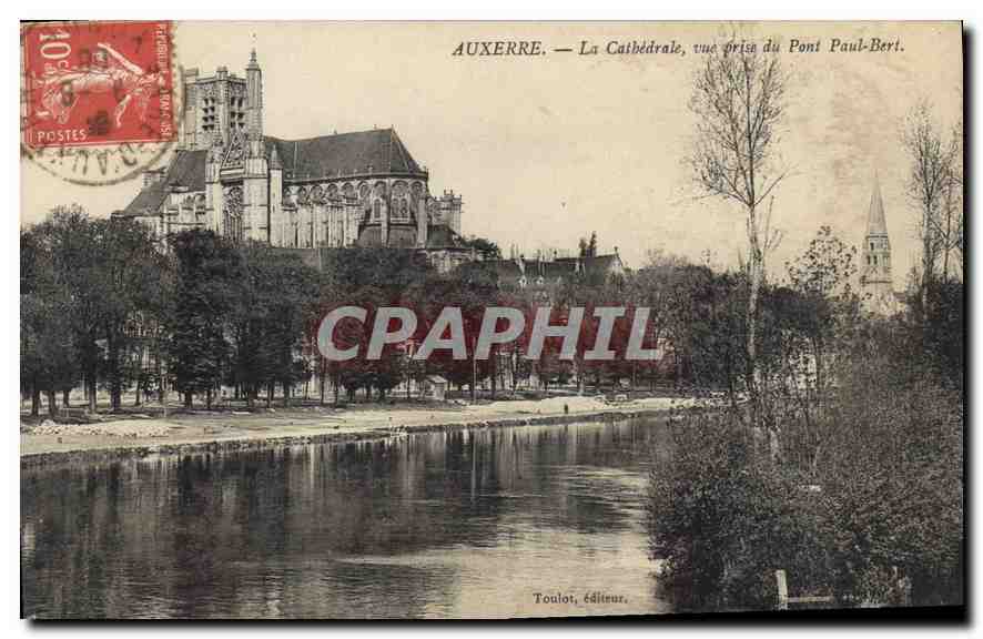 CPA Auxerre La Cathedrale vue prise du Pont Paul Bert 