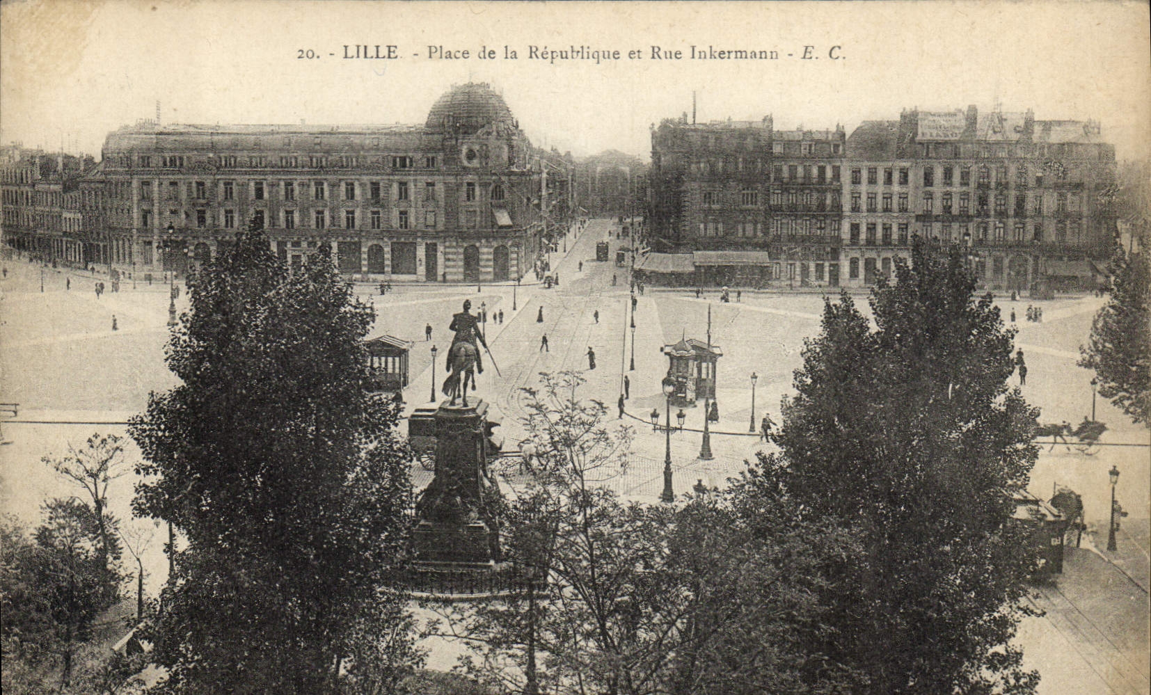 CPA Lille Place de la Republique et Rue Inkermann 