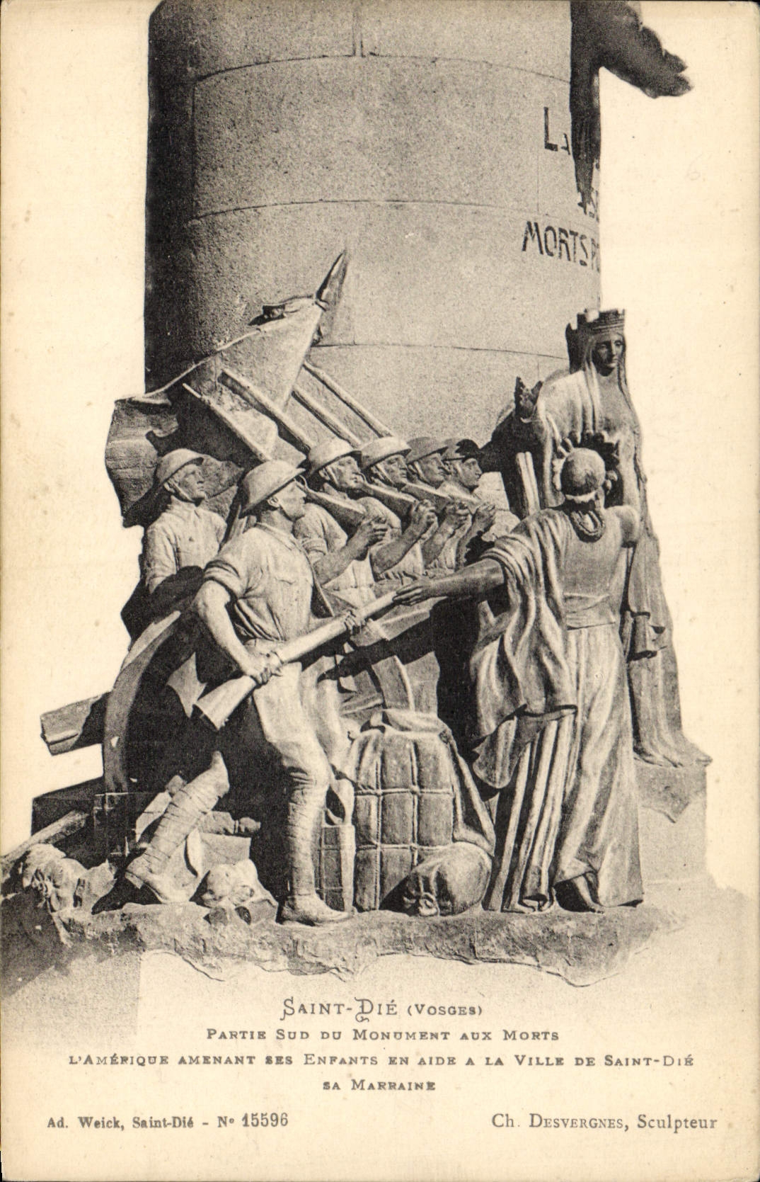 CPA Saint Die Vosges Partie sud du monument aux Morts 