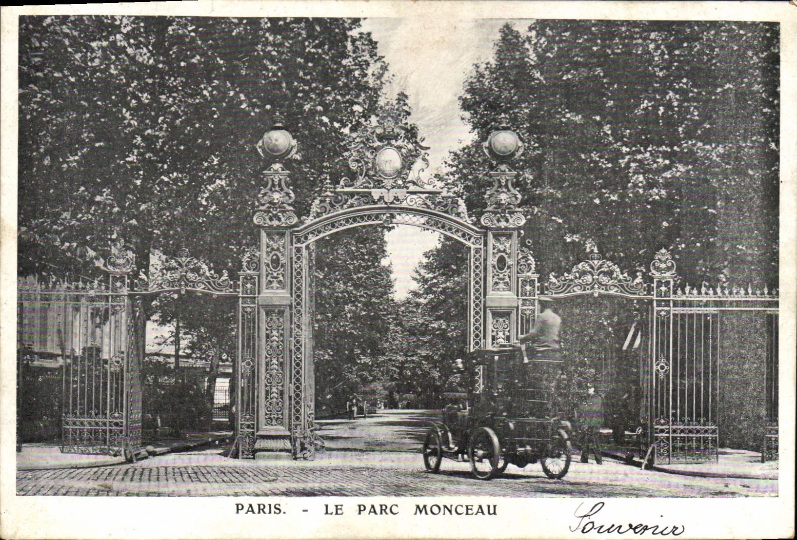 CPA Paris le Parc Monceau 