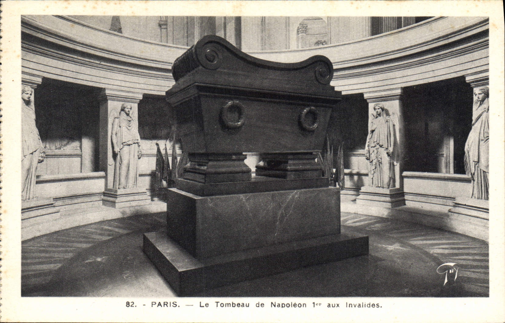 CPA Paris le Tombeau de Napoleon Ier aux Invalides 