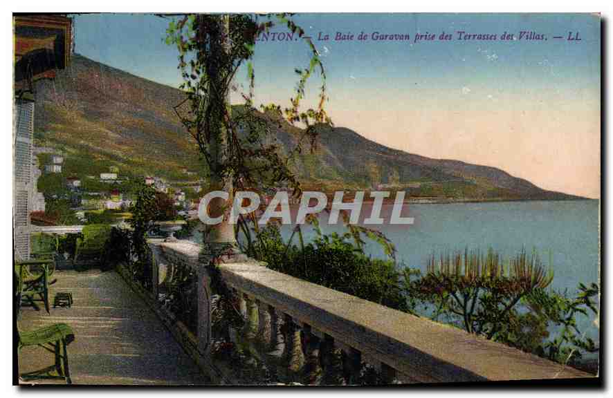 La Baie de Garavan prise des Terrasses des Villas — LL