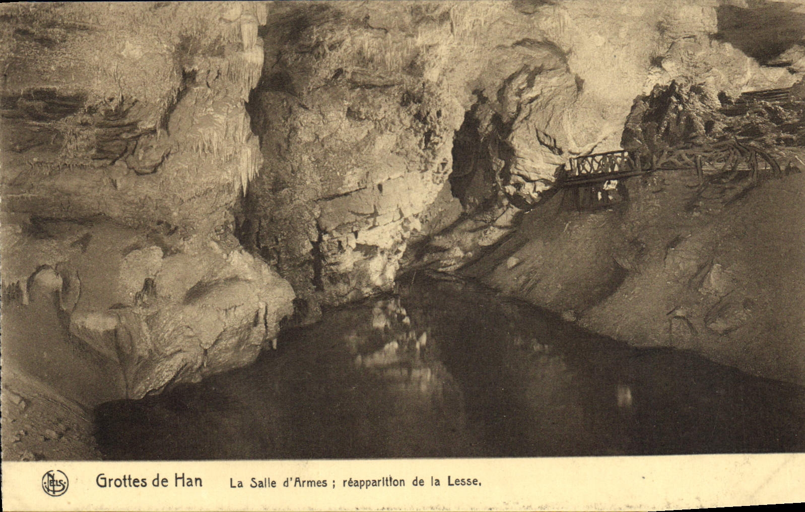 Grottes de Han — La Salle d'Armes ; réapparition de la Lesse — éditeur Nels