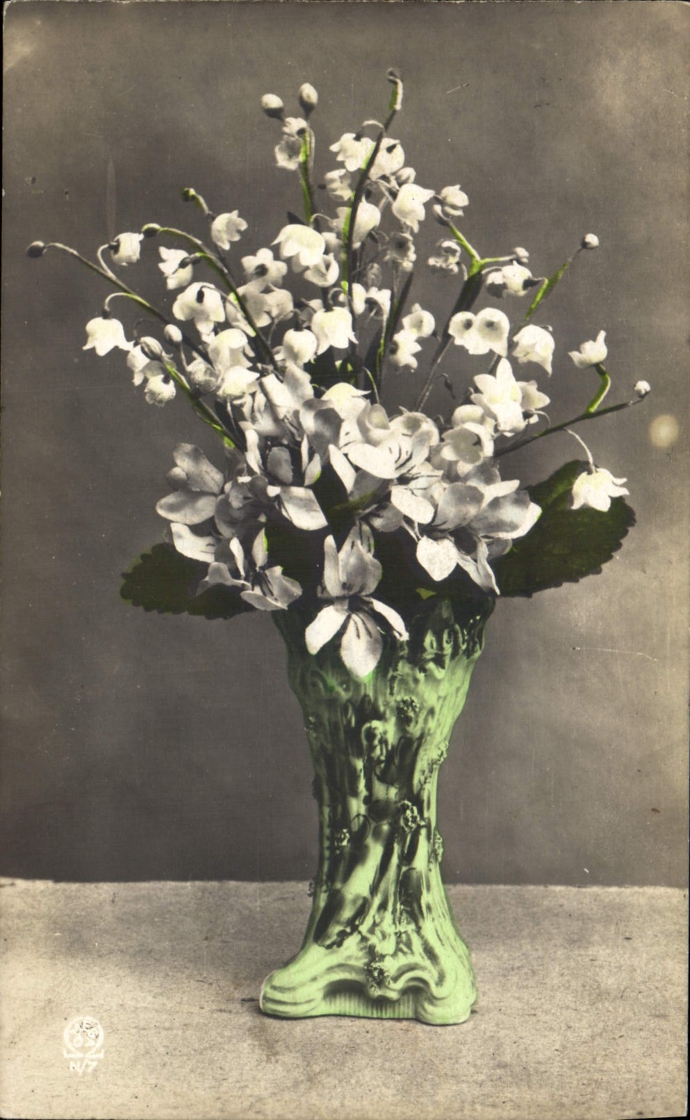 Frühlingsblumen — Frühlingslilien in einem grünen Vase — Nr. 7