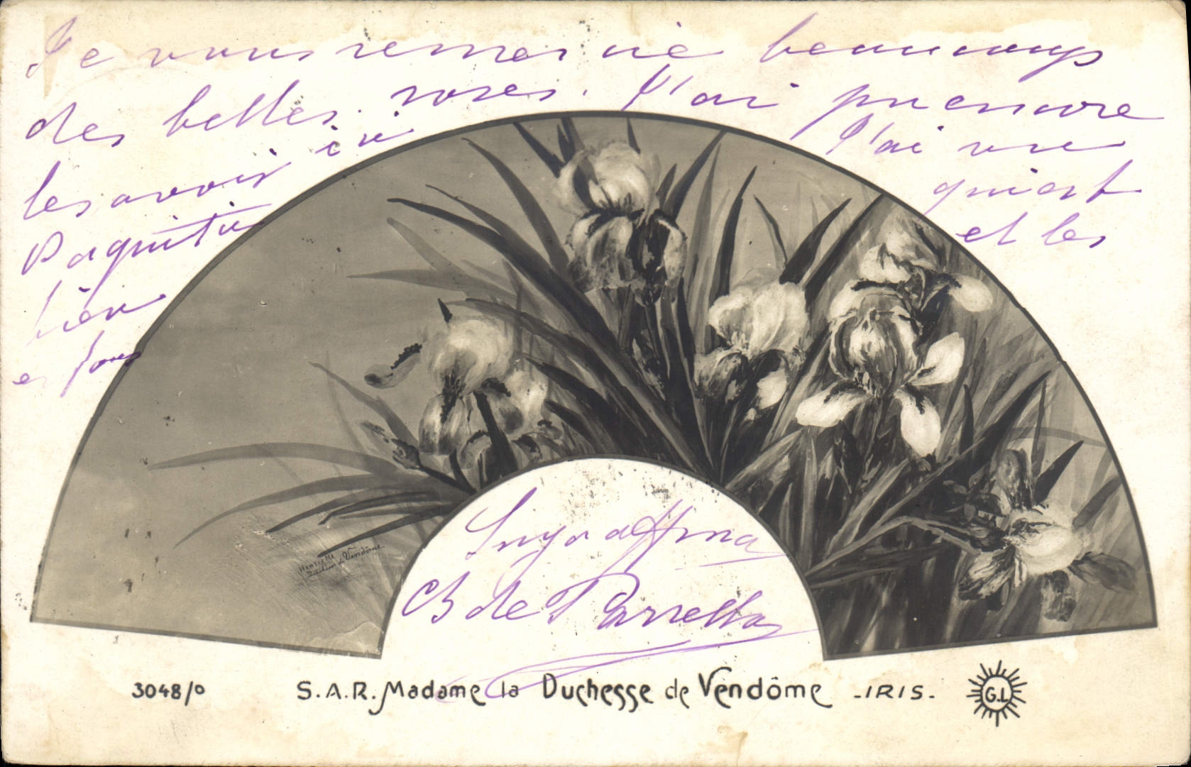 CPA S A R Madame la Duchesse de Vendome Iris Fleurs