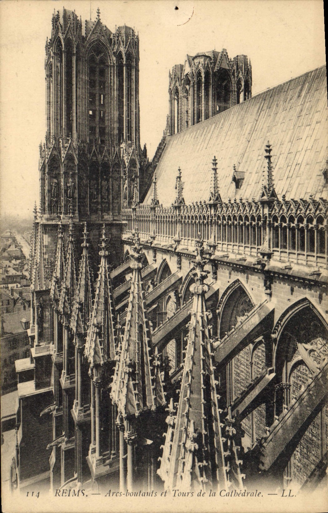Reims — Ares-boutants et Tours de la Cathédrale — LL. n° 114