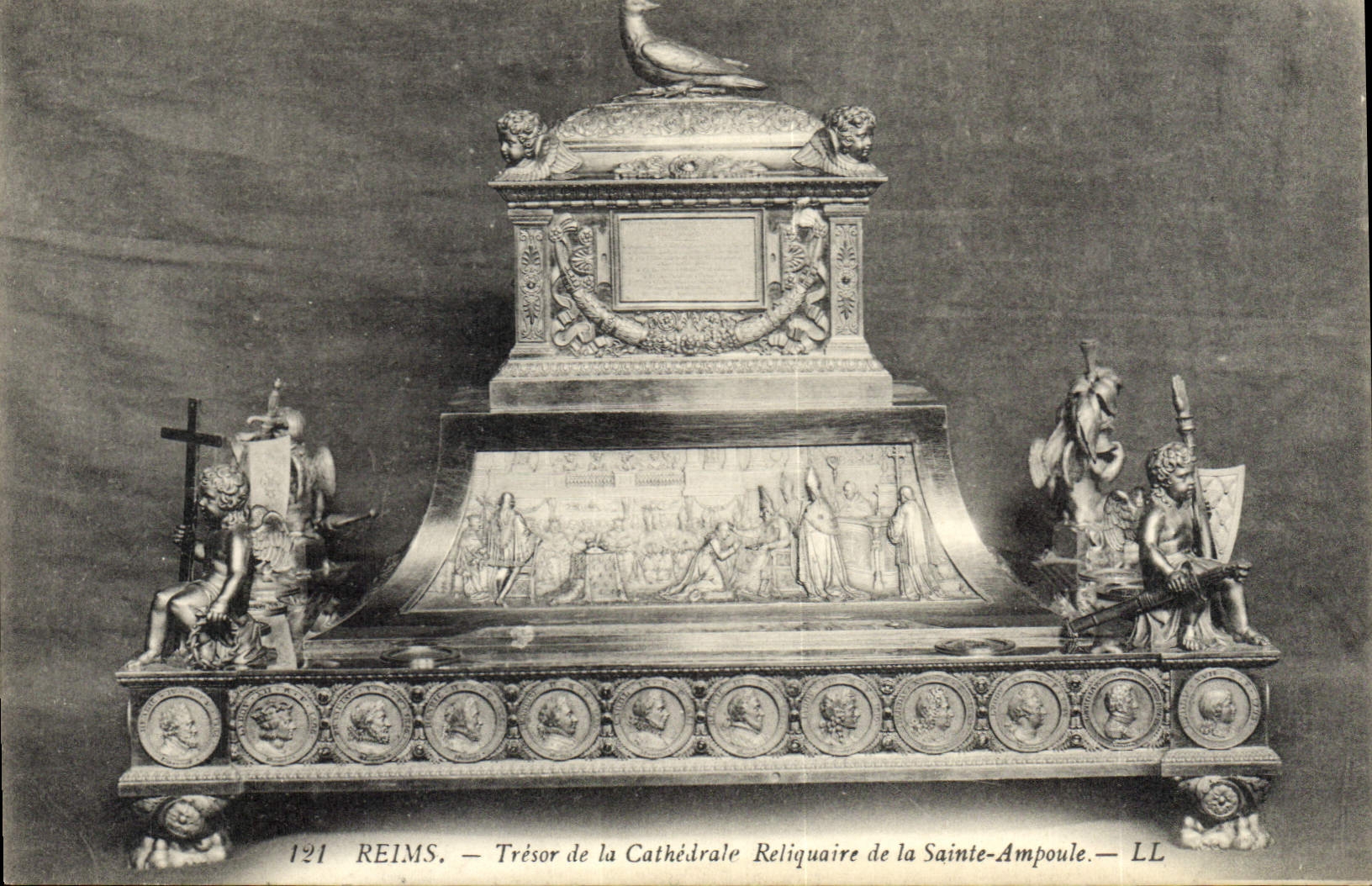 Reims — Trésor de la Cathédrale, Reliquaire de la Sainte-Ampoule — LL