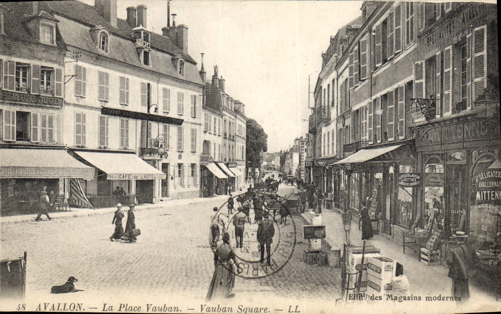Avallon — Ansicht der Place Vauban — Verlag LL