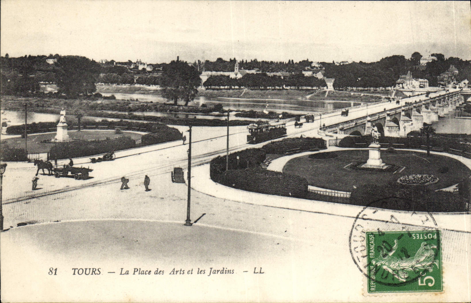 CPA Tours La Place des Arts et les Jardins 