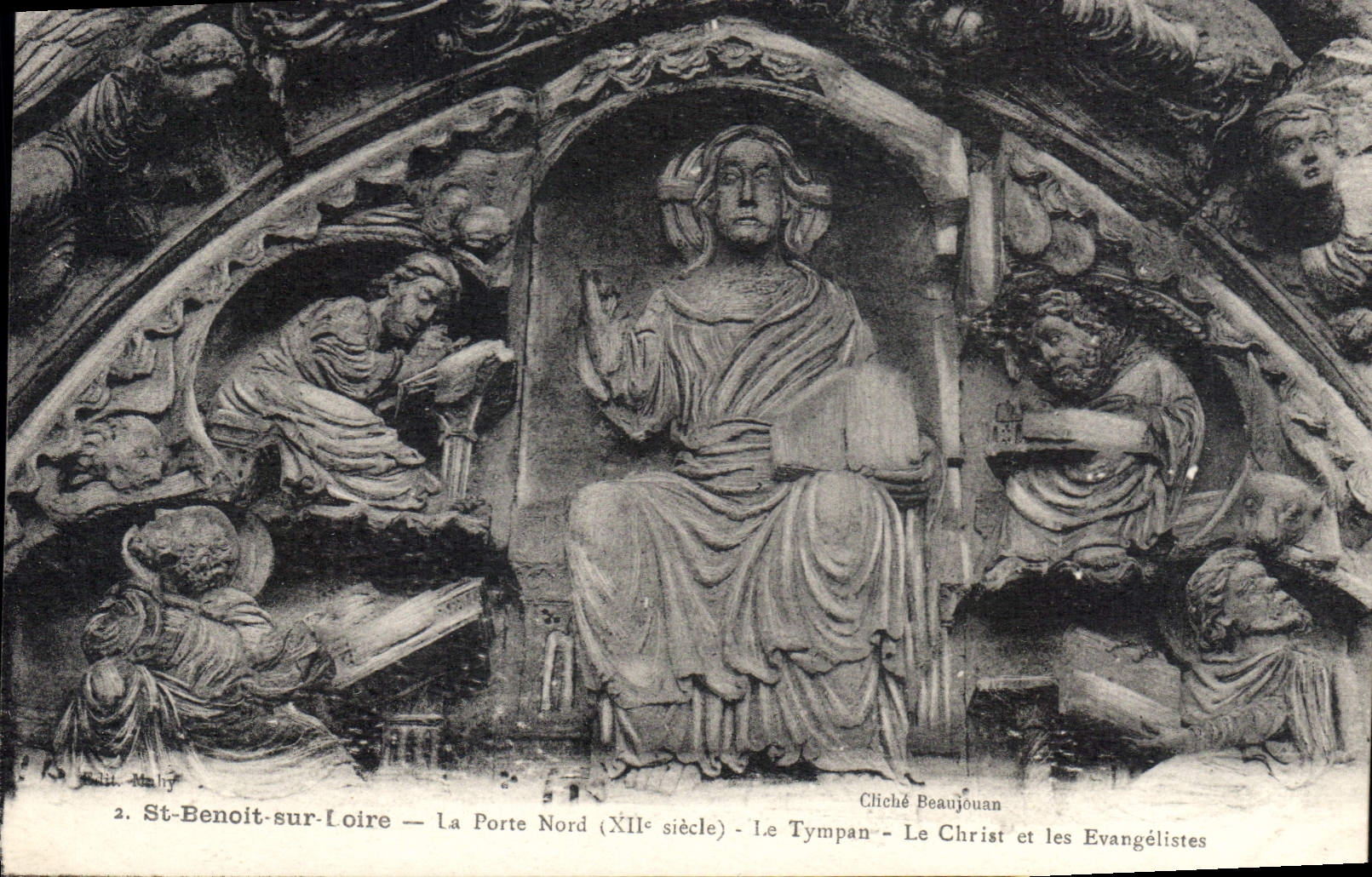 CPA St Benoit sur Loire La Porte Nord Le Tympan Le Christ et les Evangelistes 