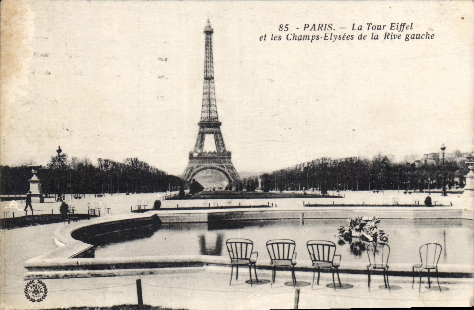 CPA Paris La Tour Eiffel et les Champs Elysees de la Rive gauche 