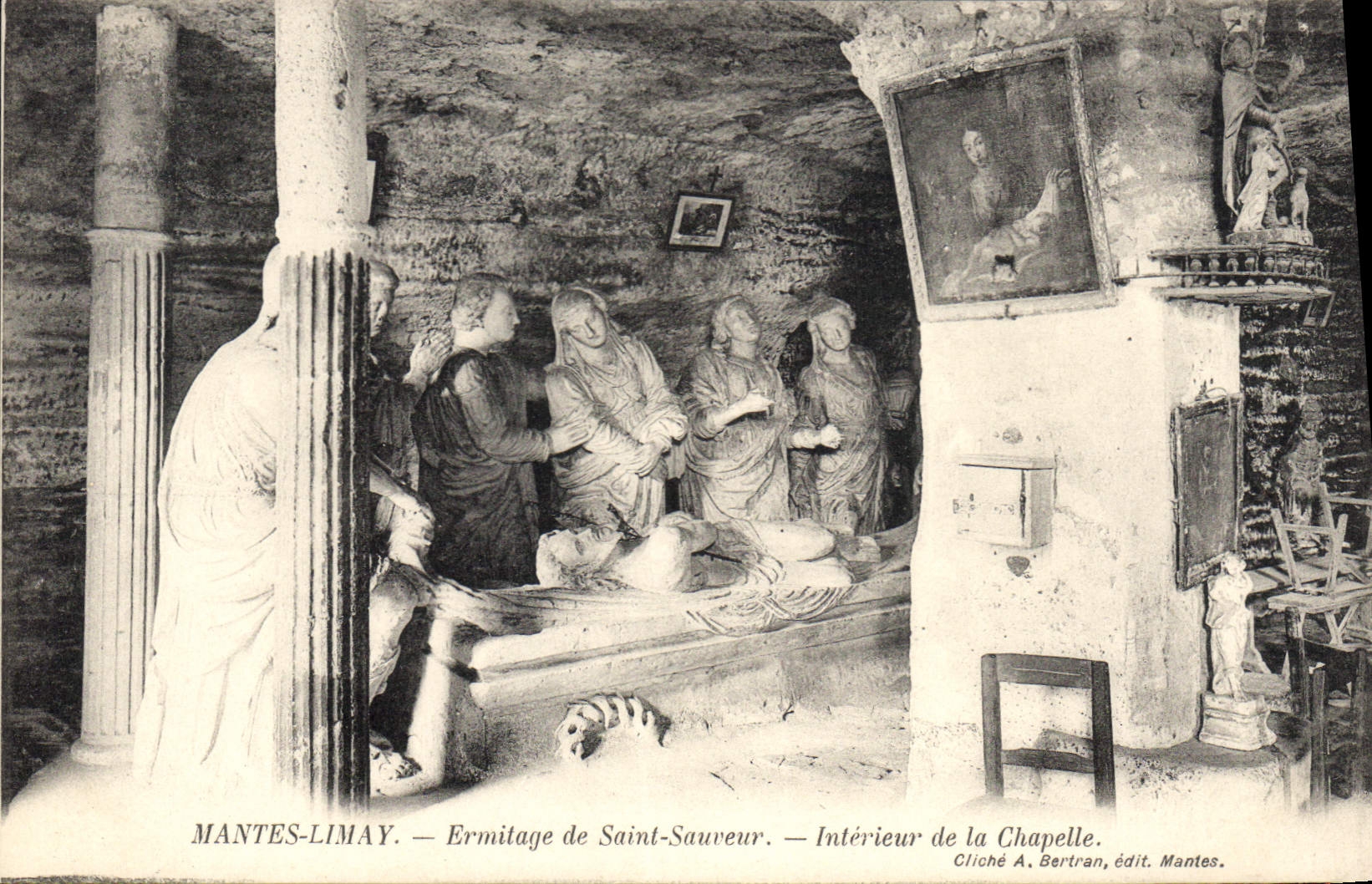 Mantes-Limay — Ermitage de Saint-Sauveur — Intérieur de la Chapelle — Cliché A. Bertran, édit. Mantes.
