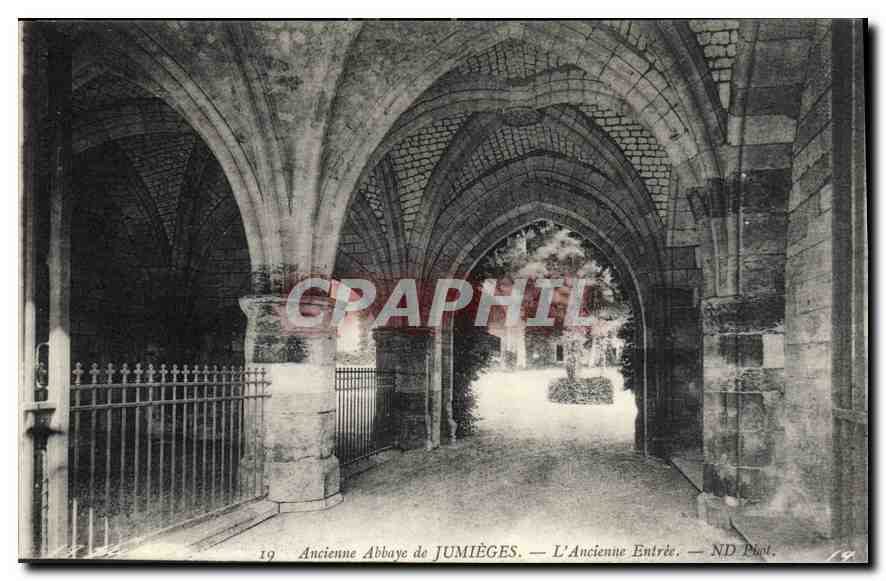 CPA Ancienne Abbaye de Jumieges L'Ancienne Entree 