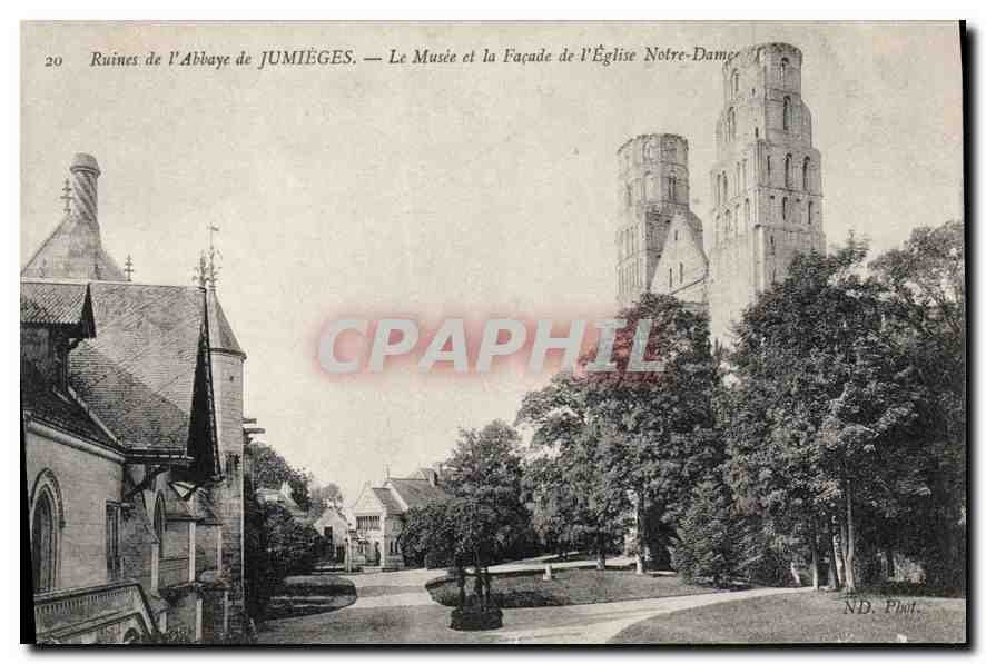 Ruinen der Abtei Jumièges — Das Museum und die Fassade der Kirche Notre-Dame — ND. Phot.