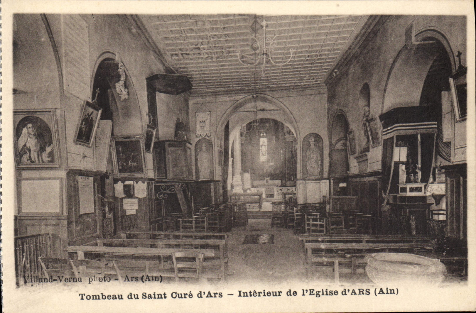 CPA Tombeau du Saint Cure d'Ars Interieur de l'Eglise d'Ars Ain 