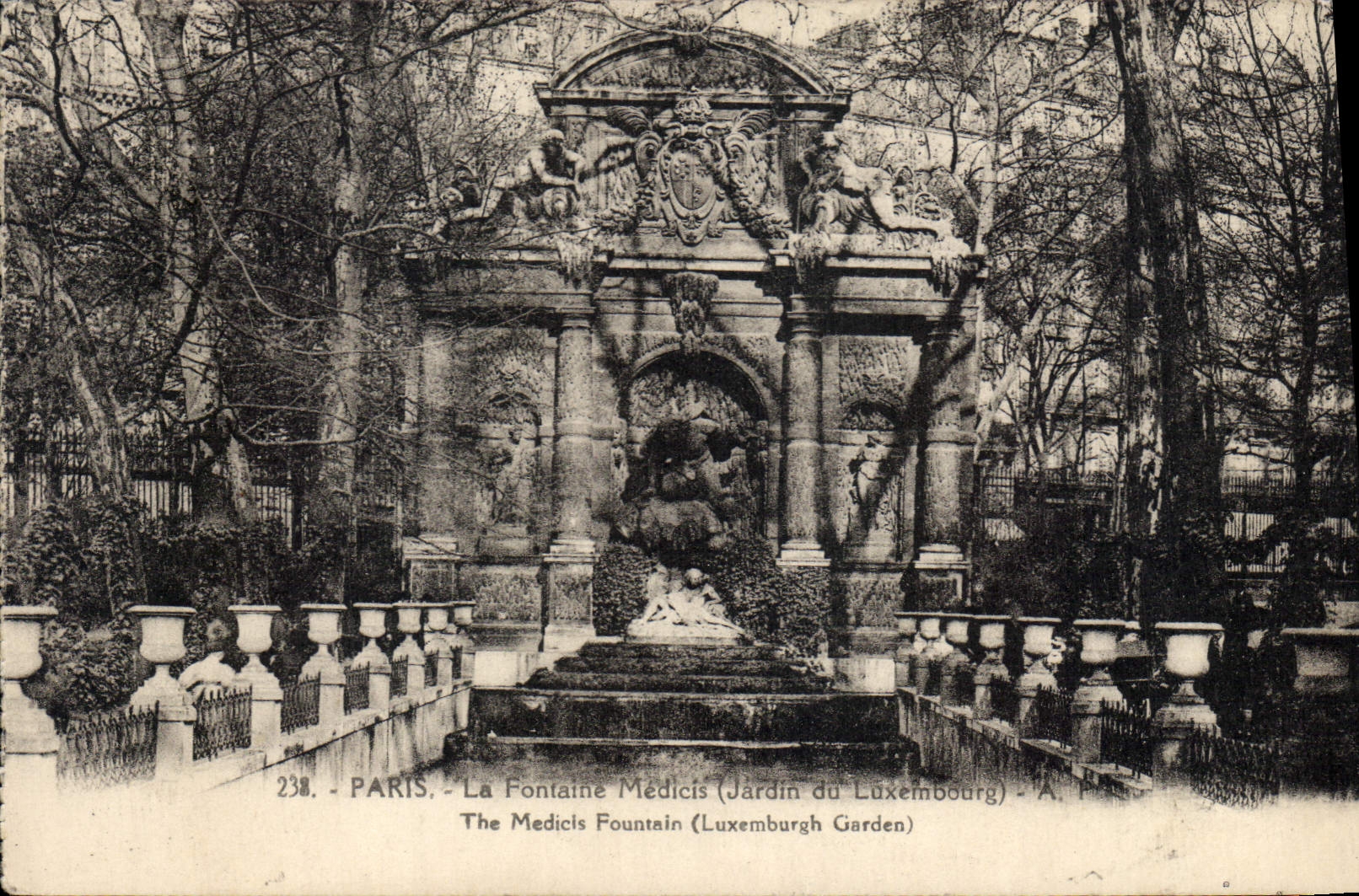 CPA Paris La Fontaine Medicis Jardin du Luxembourg 