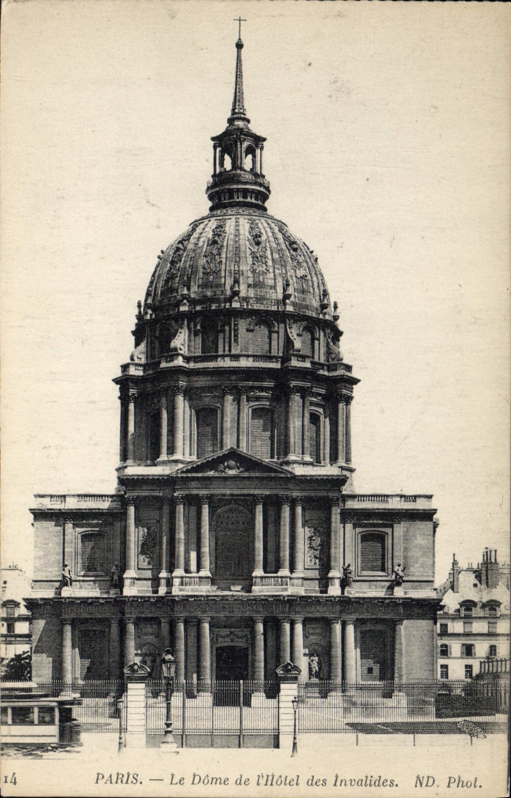 CPA Paris Le Dome de l'Hotel des Invalides 