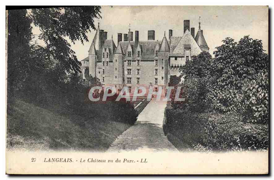 CPA Langeais Le Chateau vu du Parc 
